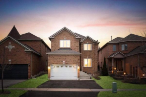 Charming Family Getaway in Richmond Hill